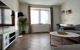 EXKLUSIVE 2 Zimmer EG Wohnung mit Balkon in Top Lage!